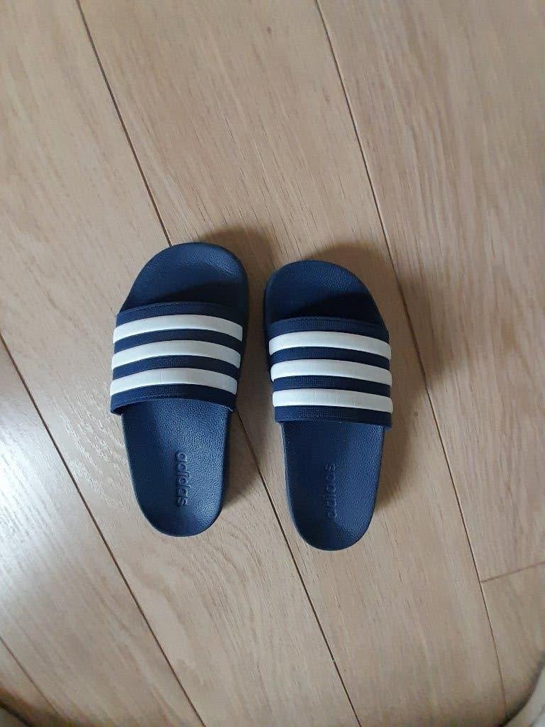 Adidas Adilette slippers maat 35 (voetlengte 22 cm), Adidas, Gebruikt, Jongen of Meisje, Overige typen