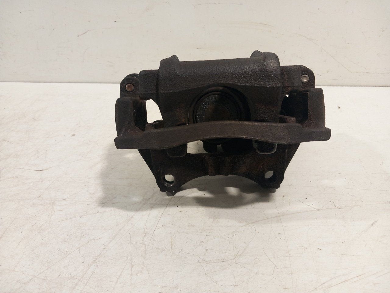 Remklauw links achter Volkswagen Golf, Auto-onderdelen, Onderdelen@venauto.nl, Van der Ven Autorecycling B.V., Gebruikt, Ettenseweg 76, 4706 PB Roosendaal, The Netherlands