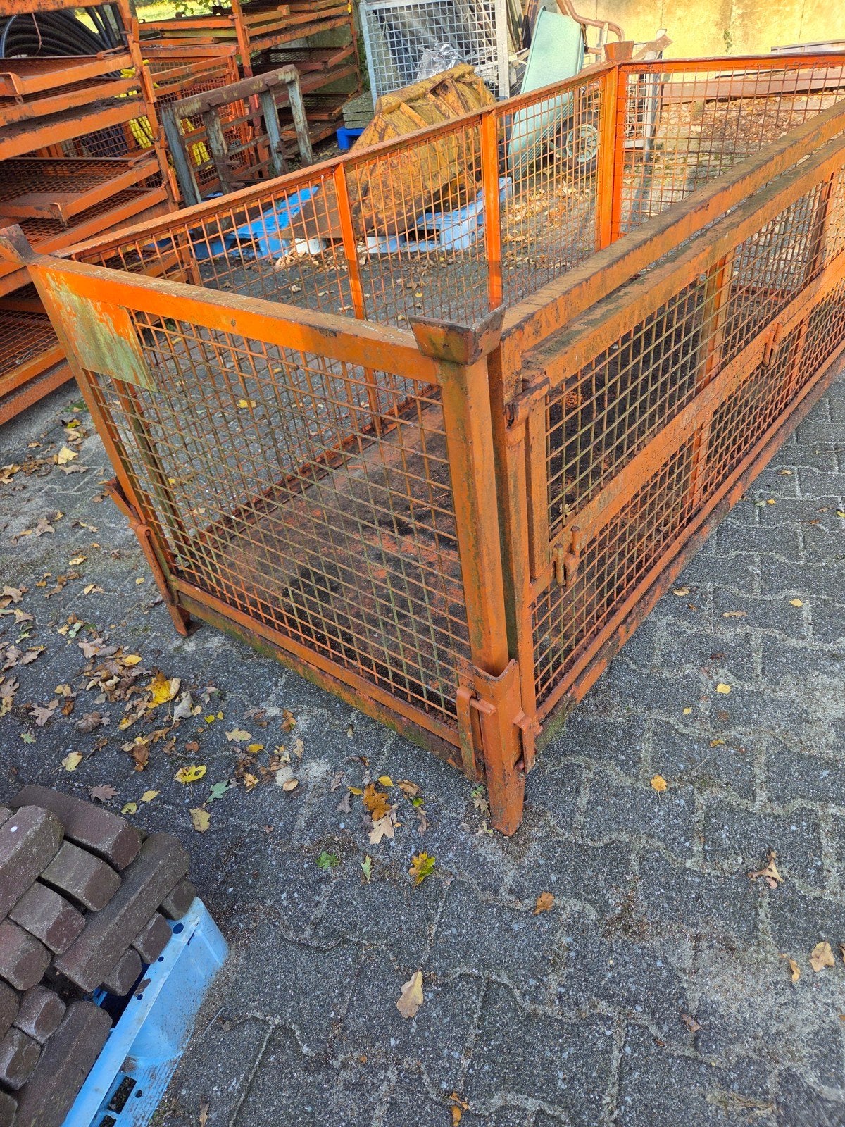 Stevige metalen gaascontainers voor opslag of transport, Ophalen