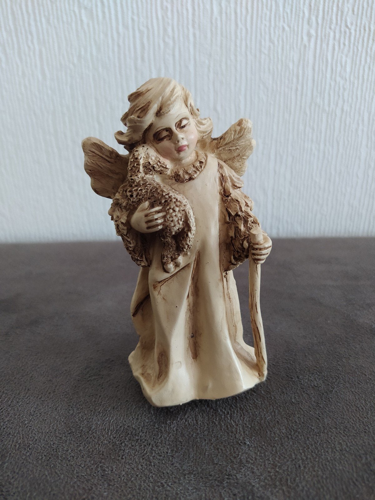 Vintage beeldje herder (engel) met staf en lam, Verzamelen, Beelden en Beeldjes, Ophalen of Verzenden, Zo goed als nieuw