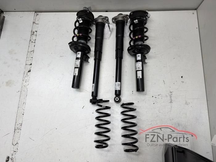 VW Golf 8 R Veerpoten set Rondom, Ophalen of Verzenden, Gebruikt