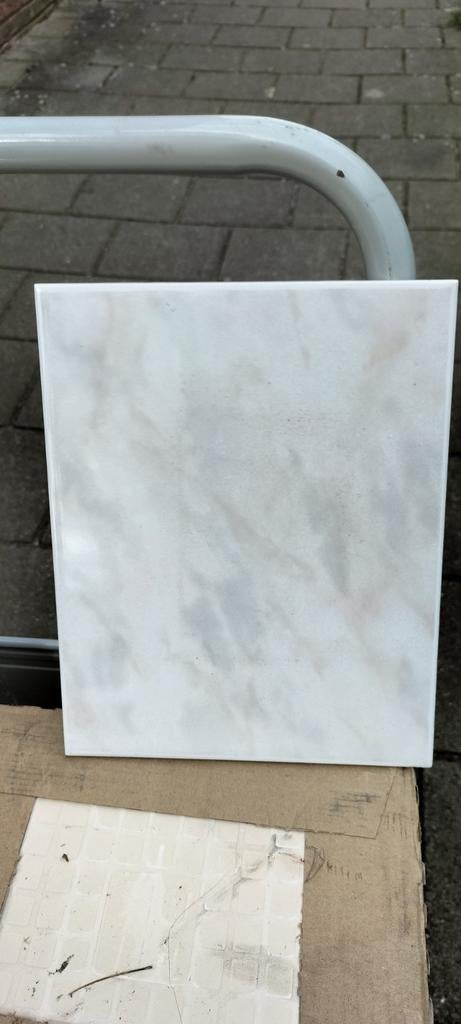 Witte marmerlook tegels - Nieuwstaat, Doe-het-zelf en Verbouw, Tegels, Nieuw, Vloertegels, Keramiek, 20 tot 40 cm, 20 tot 40 cm