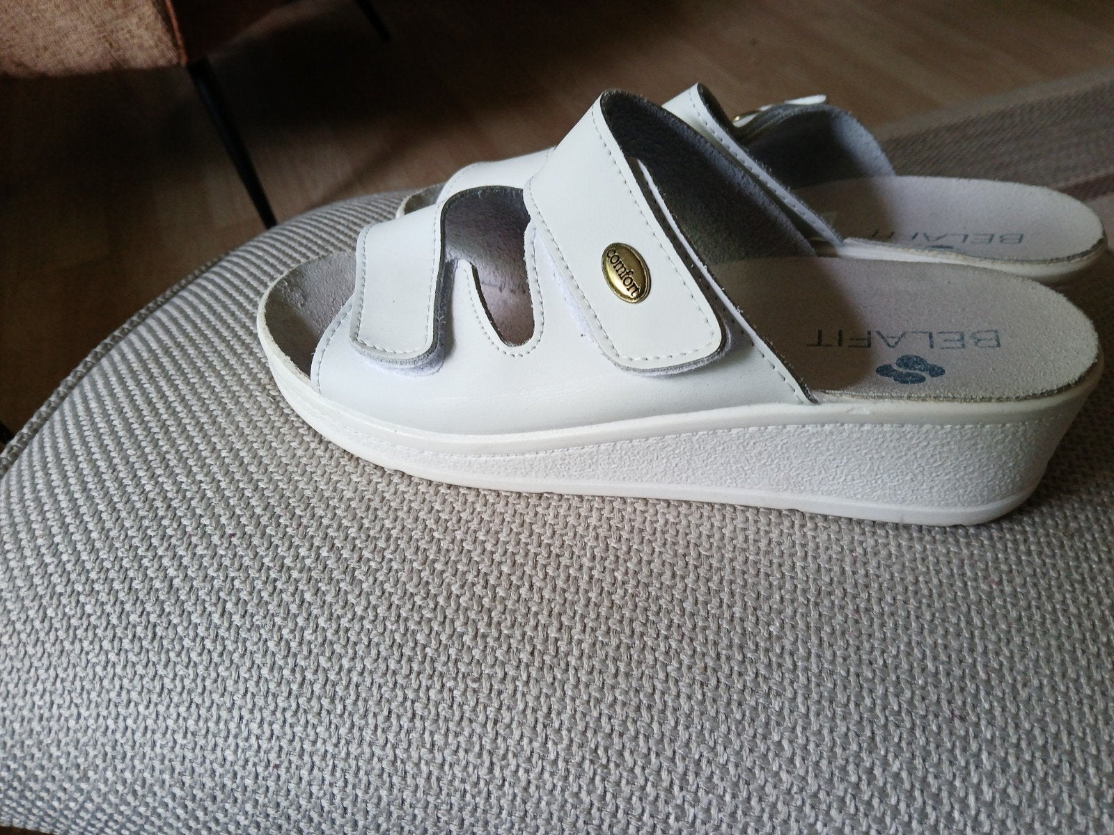 Witte BELAFIT comfort slippers, maat 39, Kleding | Dames, Schoenen, Slippers, Wit, BELAFIT, Ophalen of Verzenden