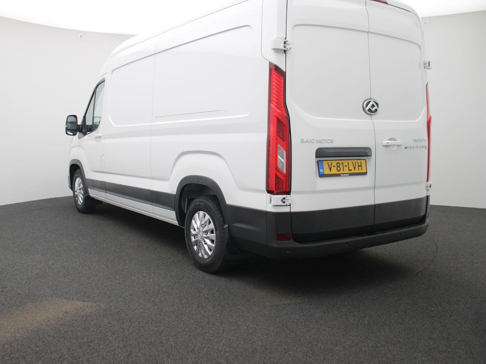 Maxus eDeliver 9 L3H2 Business DEAL 89 kWh | Betrouwbaar Ele, Auto's, Stof, Zwart, 89 kWh, Maxus