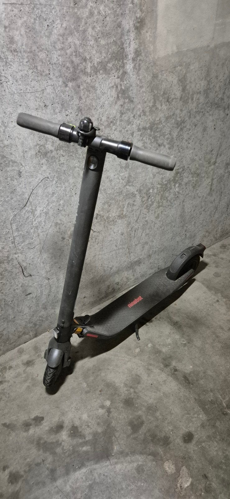 Mooie Segway Ninebot KickScooter inclusief doos, Fietsen en Brommers, Steps, Ophalen of Verzenden, Gebruikt, Elektrische step (E-scooter)
