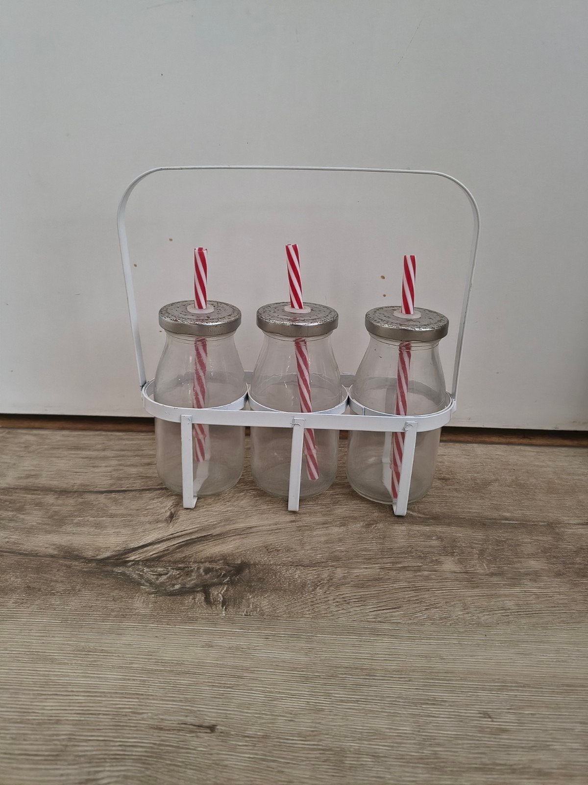Prachtige glazen drinkflesjes met rietje en houder. Glas., Verzamelen, Glas en Borrelglaasjes, Onb, Overige typen, Nieuw, Ophalen of Verzenden