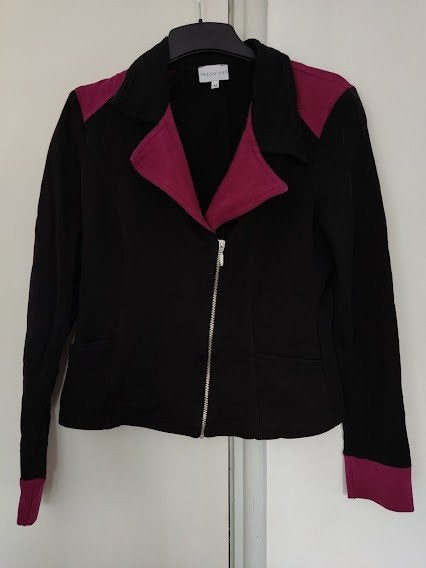Trend one zwarte dames blazer afgewerkt met aubergine kleur, Maat 38/40 (M), Zwart, Ophalen of Verzenden, Jasje