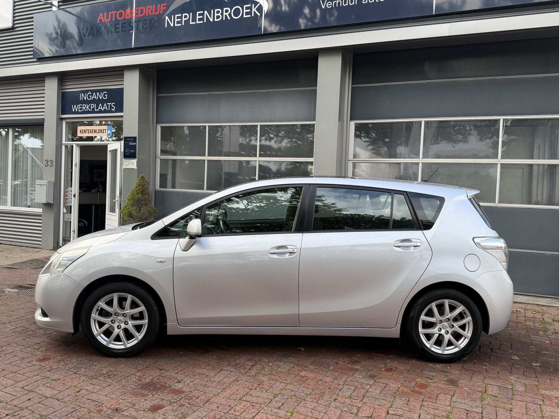 Toyota Verso 1.8 VVT-i Aspiration 7p. Bj 2009 Dealer onderho, Dealer onderhouden, Gebruikt, 4 cilinders, 7 stoelen