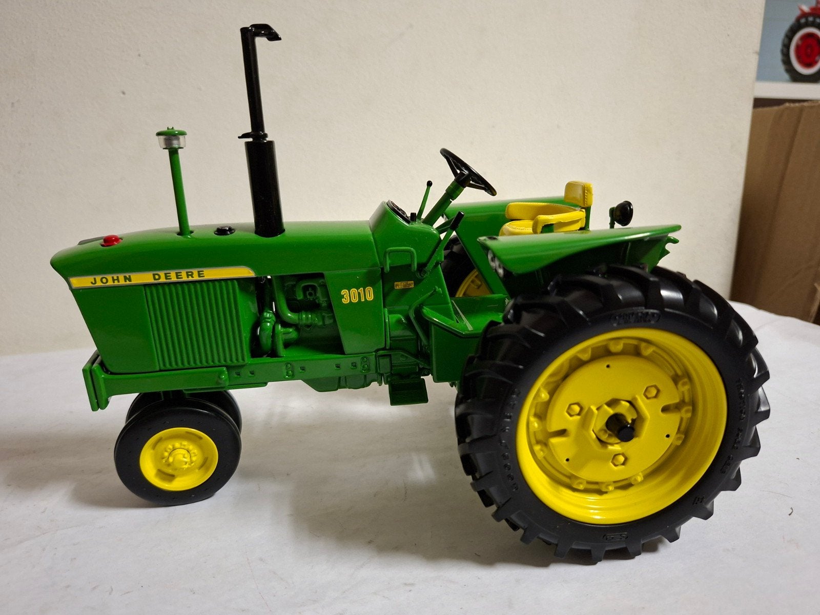 John Deere 3010. Ertl precisie serie nr. 20., Ophalen of Verzenden, Nieuw, Groter dan 1:32, Overige merken
