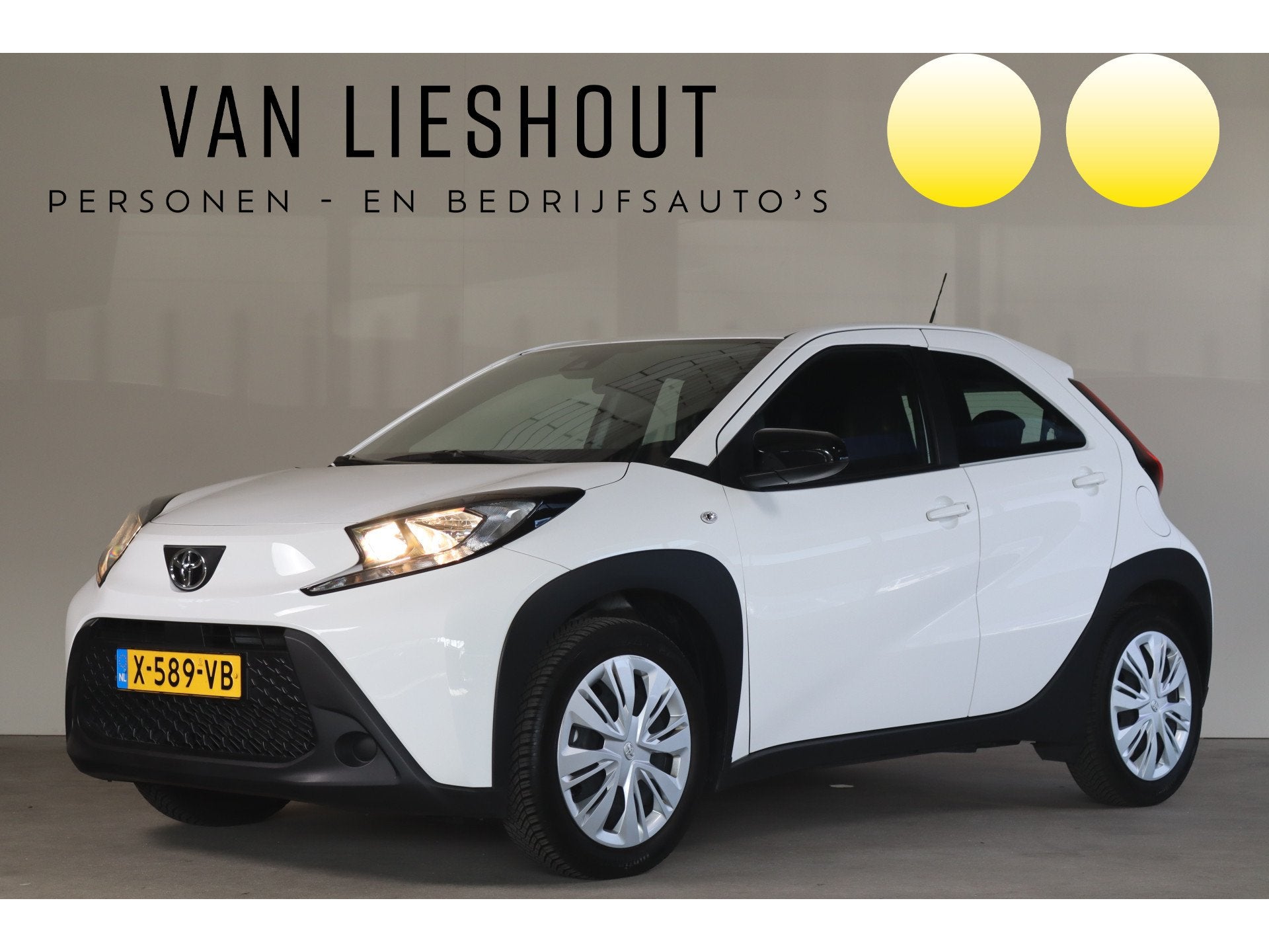 Toyota Aygo X 1.0 VVT-i MT Play - NL- Auto! (bj 2024), Auto's, Stof, Gebruikt, 920 kg, 4 stoelen