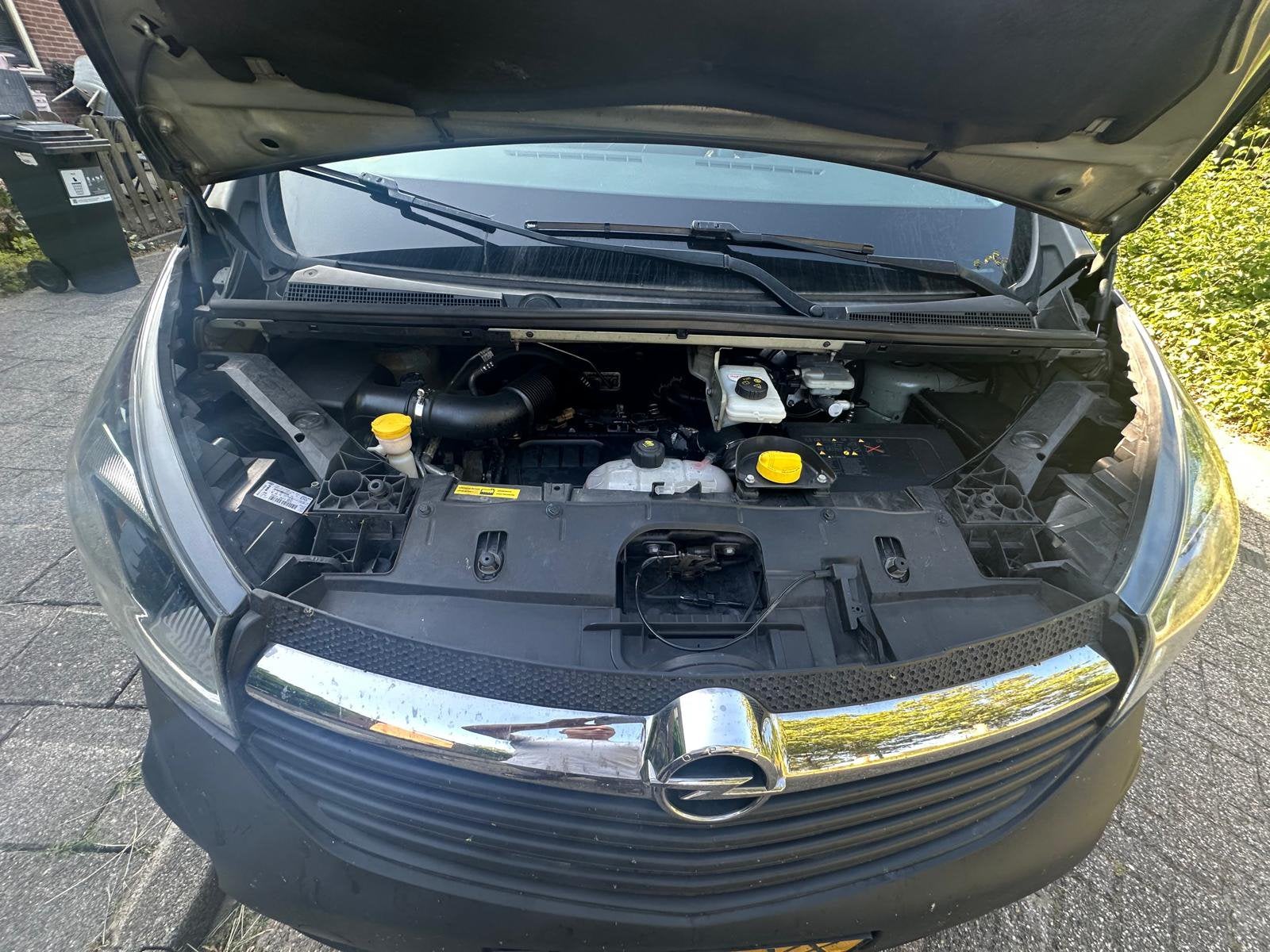 Opel vivaro kleur zwart, Ophalen, Gebruikt, Opel, Bumper