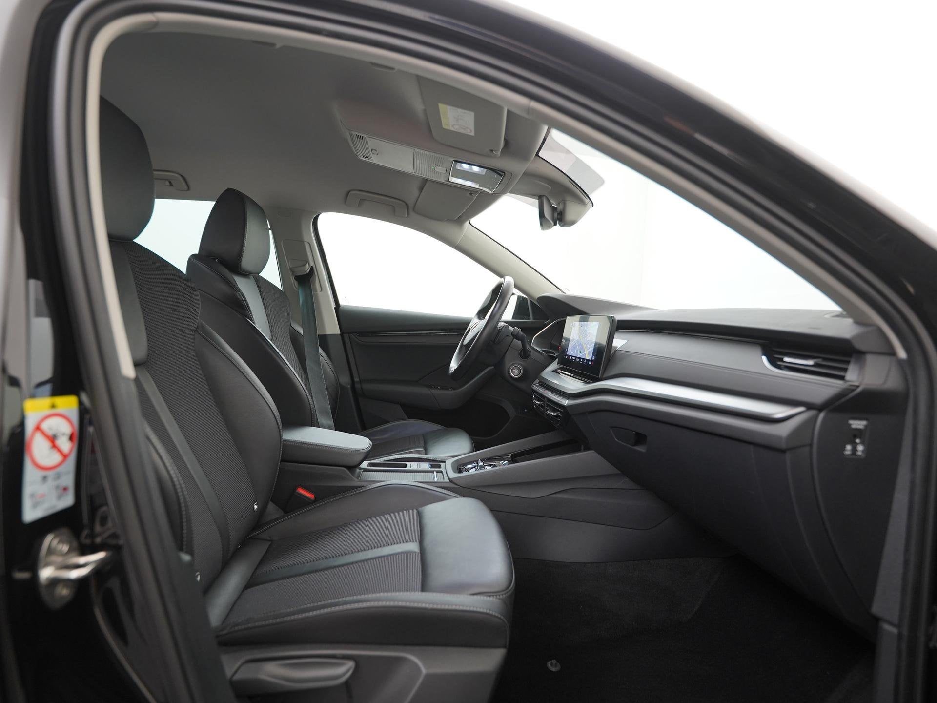 Skoda Octavia Combi 1.4 TSI iV PHEV Ambition | Stoel & Stuur, Auto's, Stof, Gebruikt, Euro 6, 4 cilinders