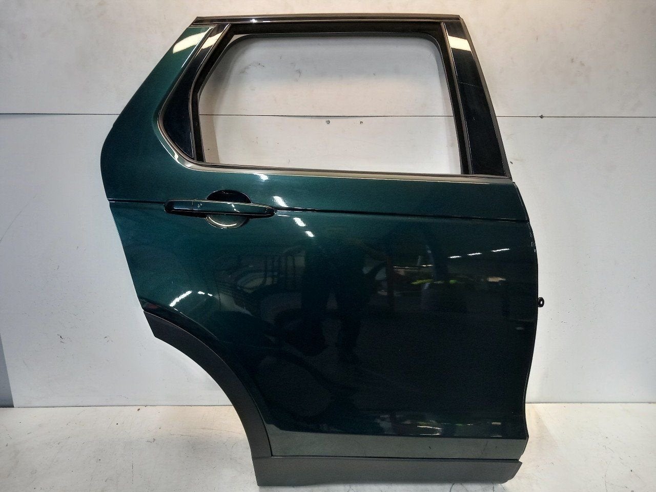 Portier rechts achter Land Rover Discovery, Onderdelen@venauto.nl, Van der Ven Autorecycling B.V., Ettenseweg 76, 4706 PB Roosendaal, The Netherlands