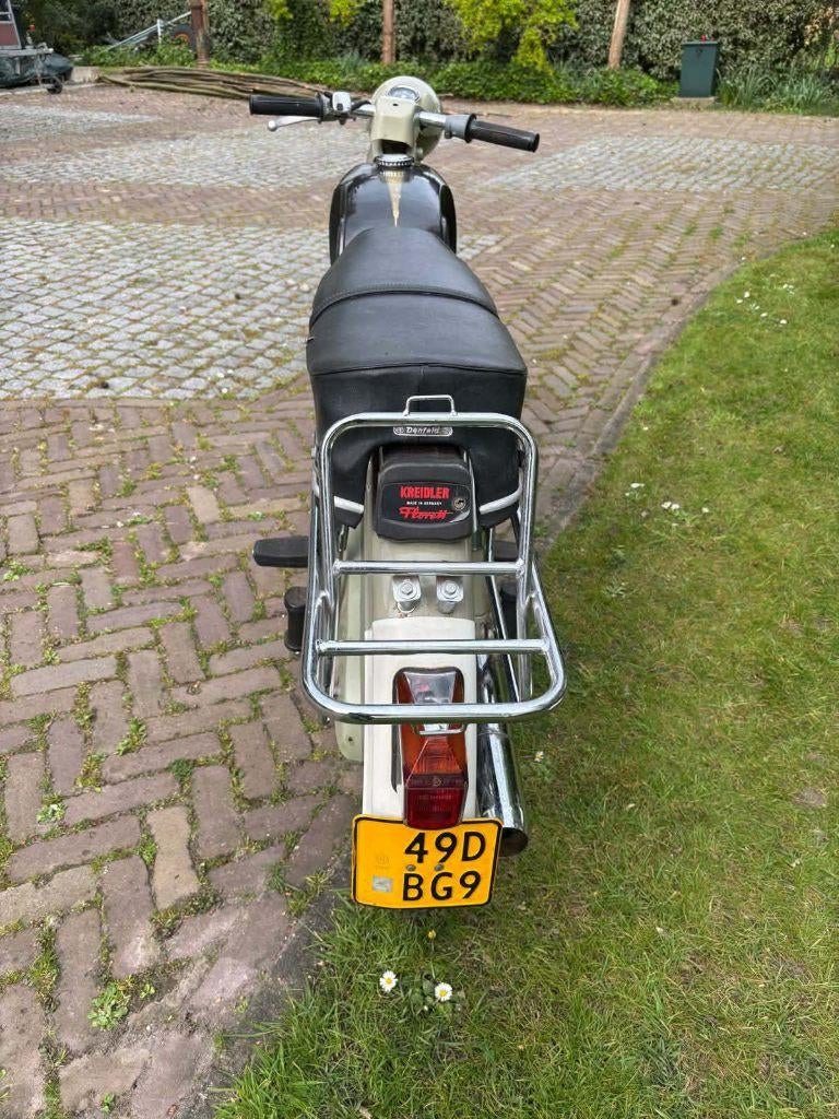 Kreidler  Florett, Maximaal 45 km/u, 50 cc, 3 versnellingen, Ophalen