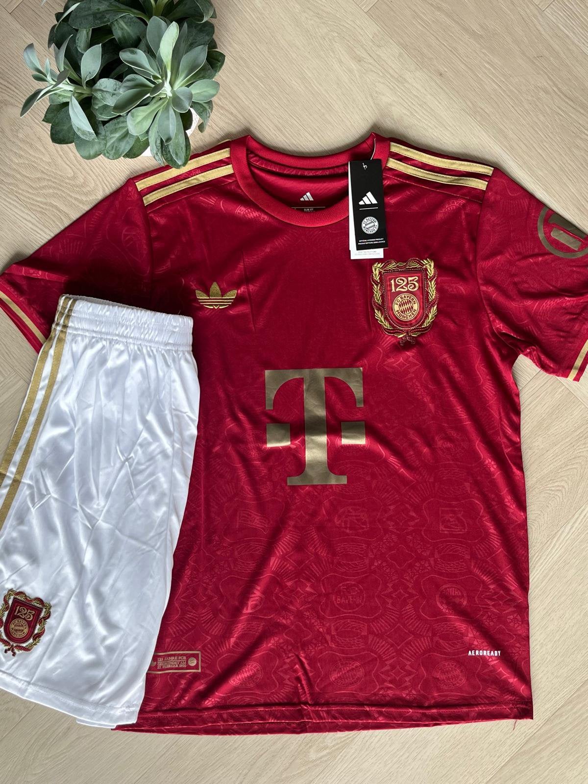 Bayern Munchen setje, Maat 48/50 (M), Nieuw, Ophalen of Verzenden, Voetbal