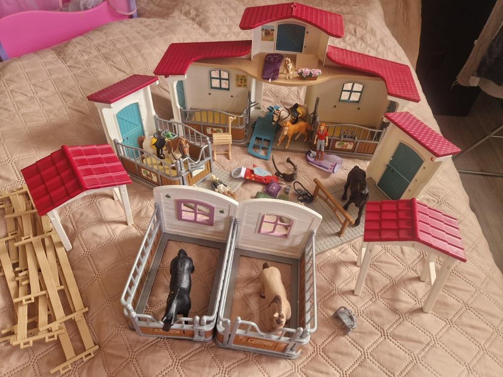 Schleich paardenstallen, Ophalen, Zo goed als nieuw, Poppenhuis
