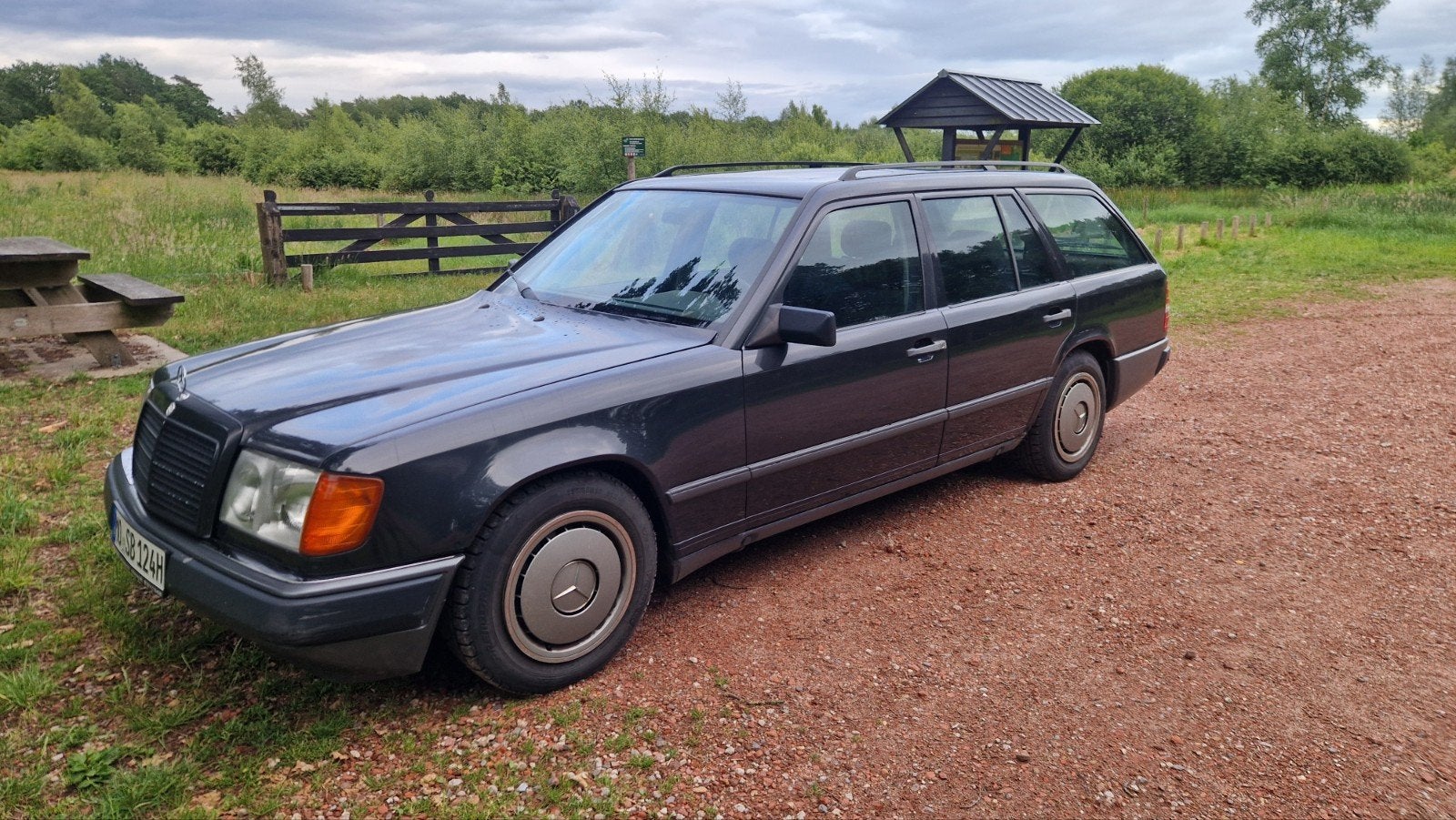 250td 1986 belastingvrijw124., Auto's, Mercedes-Benz, 4 cilinders, Bruin, Handgeschakeld, Particulier