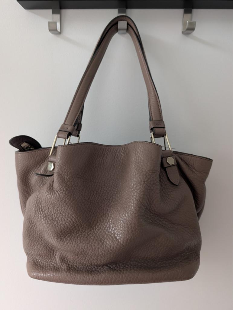 Tod's bucket bag beige, Ophalen of Verzenden, Nieuw, Beige