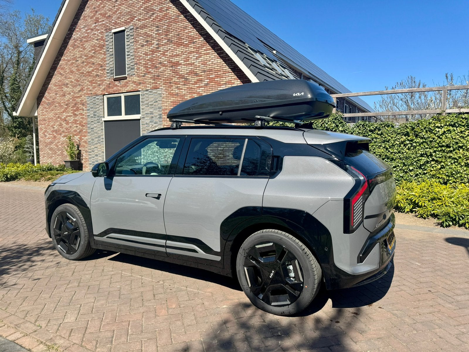 Dakdragers en dakkoffer Kia EV3 te huur, Ophalen, Zo goed als nieuw