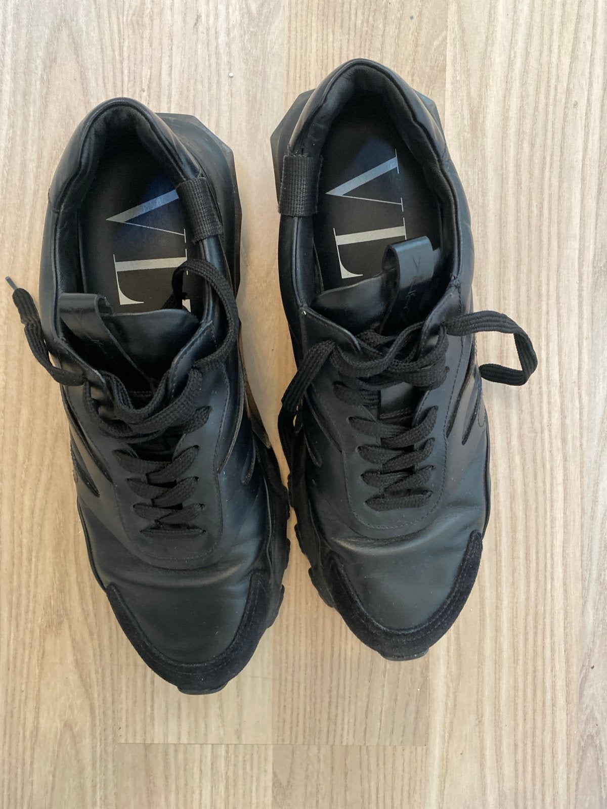 Valentino Garavani Rockrunner Sneakers  zwarte maat 43, Ophalen of Verzenden, Zo goed als nieuw, Zwart, Sneakers of Gympen