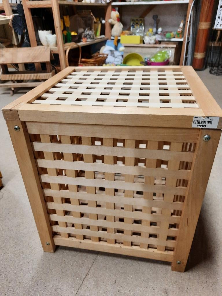 Ikea box - tafeltje, Huis en Inrichting, Woonaccessoires | Kisten, Ophalen, Minder dan 50 cm, Minder dan 50 cm