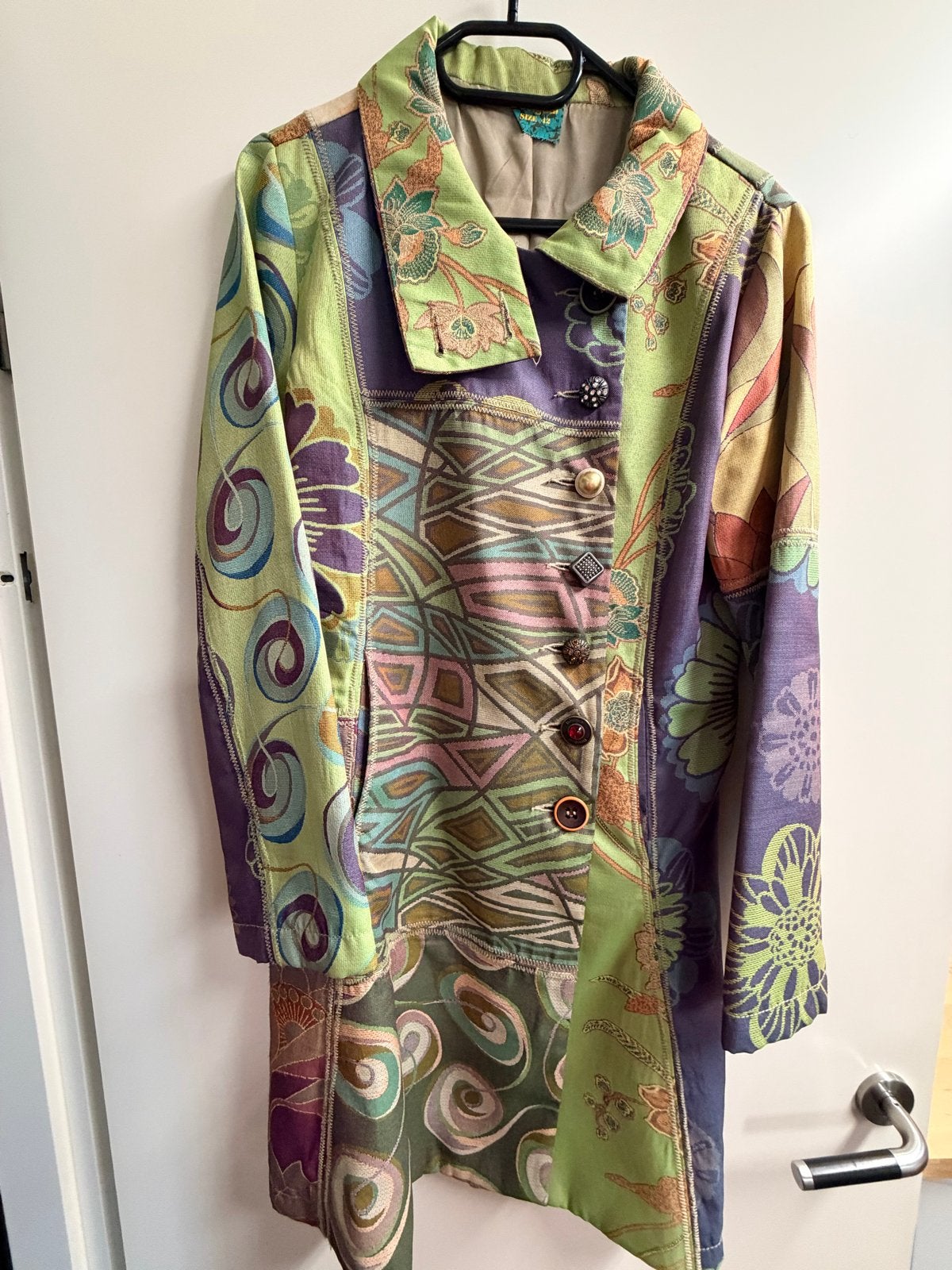 Desigual Jas Maat 42 - Kleurrijk en Uniek Design, Ophalen, Zo goed als nieuw, Maat 42/44 (L), Overige kleuren