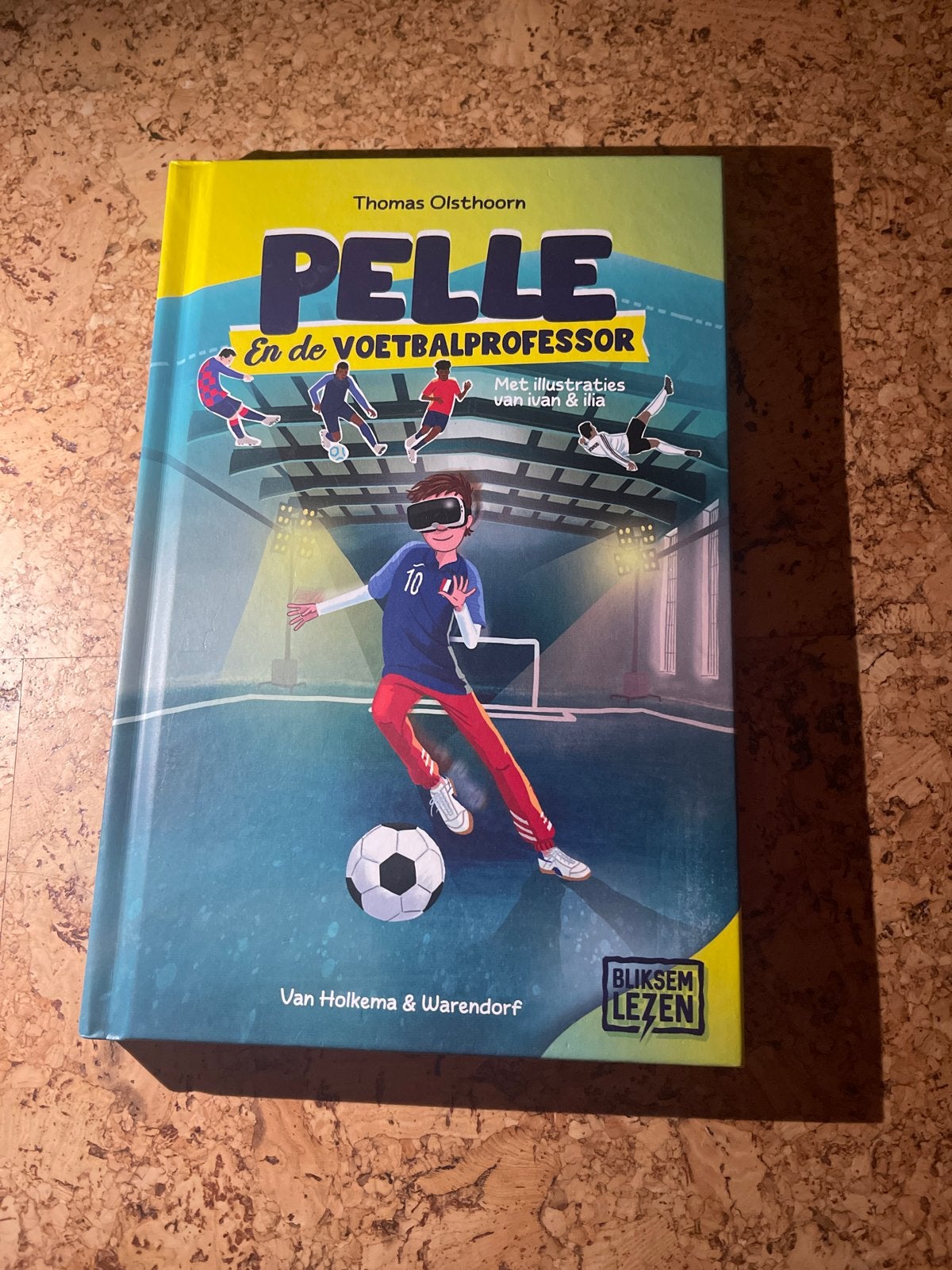 Pelle en de Voetbalprofessor - Thomas Olsthoorn, Ophalen, Zo goed als nieuw, Fictie algemeen