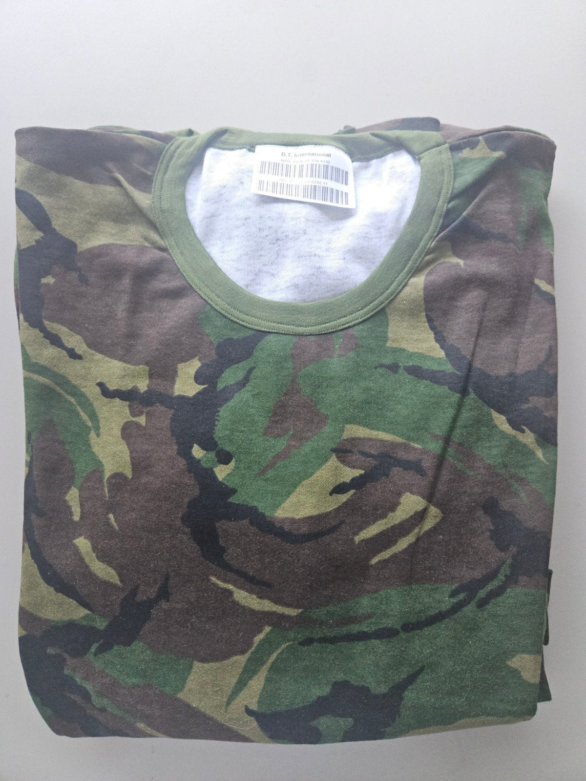 Tshirt woodland camouflage new 2 stuks, Verzamelen, Militaria | Algemeen, Verzenden, Landmacht, Nederland