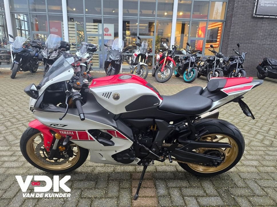 YAMAHA YZF R7 60th Anniversary met Akrapovic(bj 2022), Motoren, Motoren | Yamaha, 2 cilinders, Motorrijbewijs A, Bedrijf, Onbekend