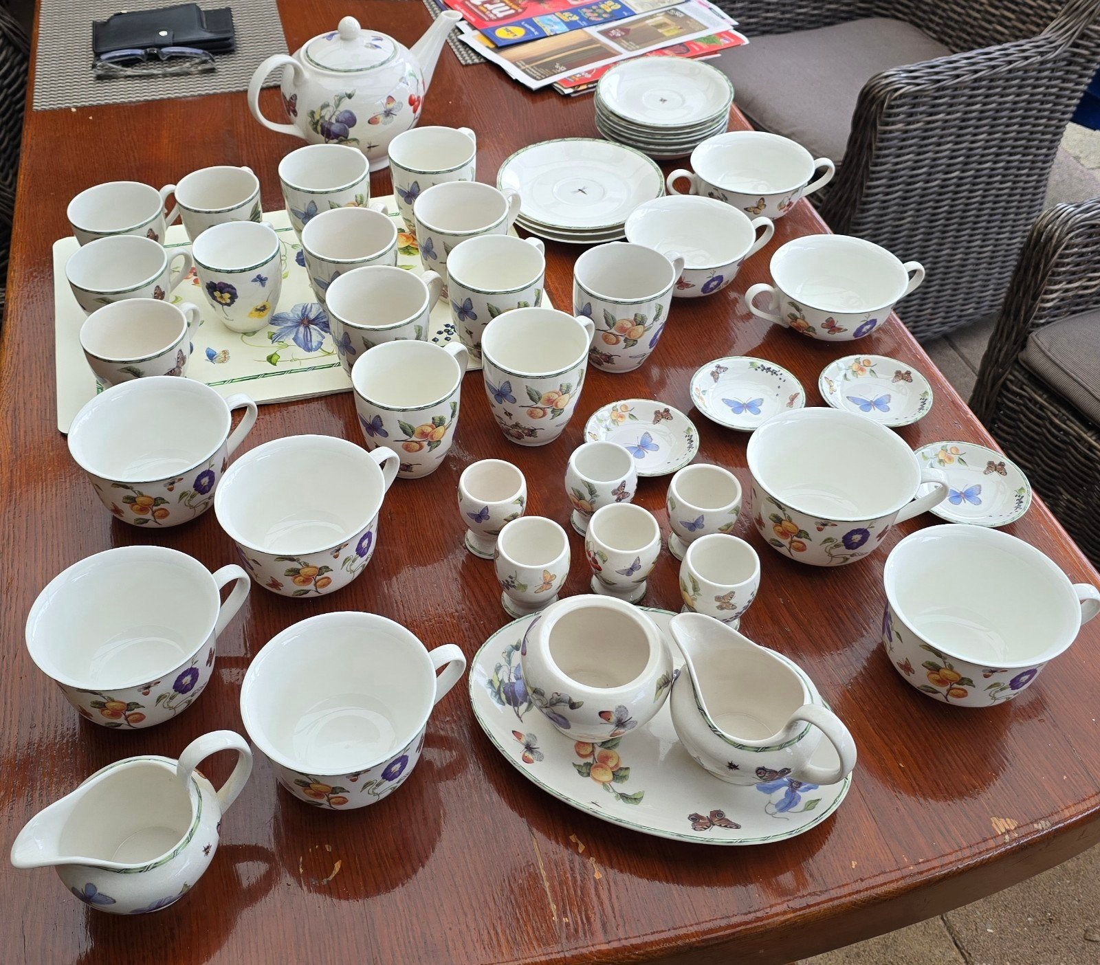 Janneke Brinkman Servies - set met vlinders en fruit, Huis en Inrichting, Ophalen, Overige merken, Keramiek, Landelijk/Boerenbont