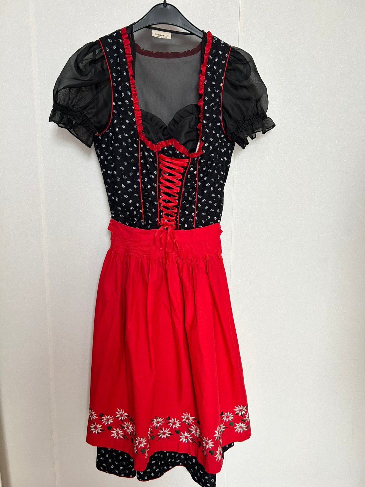 Dirndl jurk 3 delig Zwart Rood Maat 36 (S) oktoberfest, Ophalen, Zo goed als nieuw, Maat 36 (S), Overige thema's