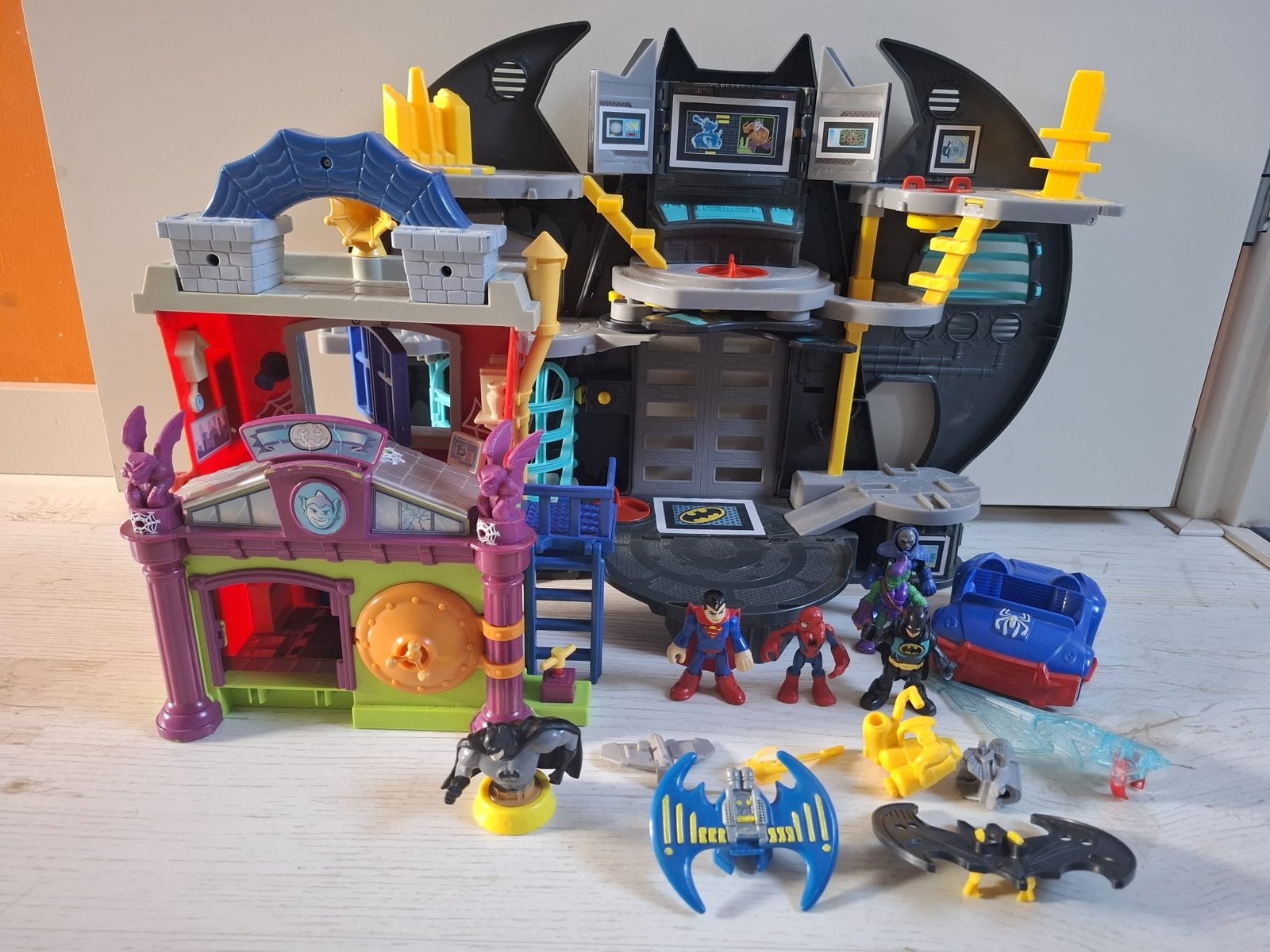 Batman Batcave & Spiderman vs Green Goblin met Figuren, Ophalen of Verzenden, Gebruikt, Jongen of Meisje