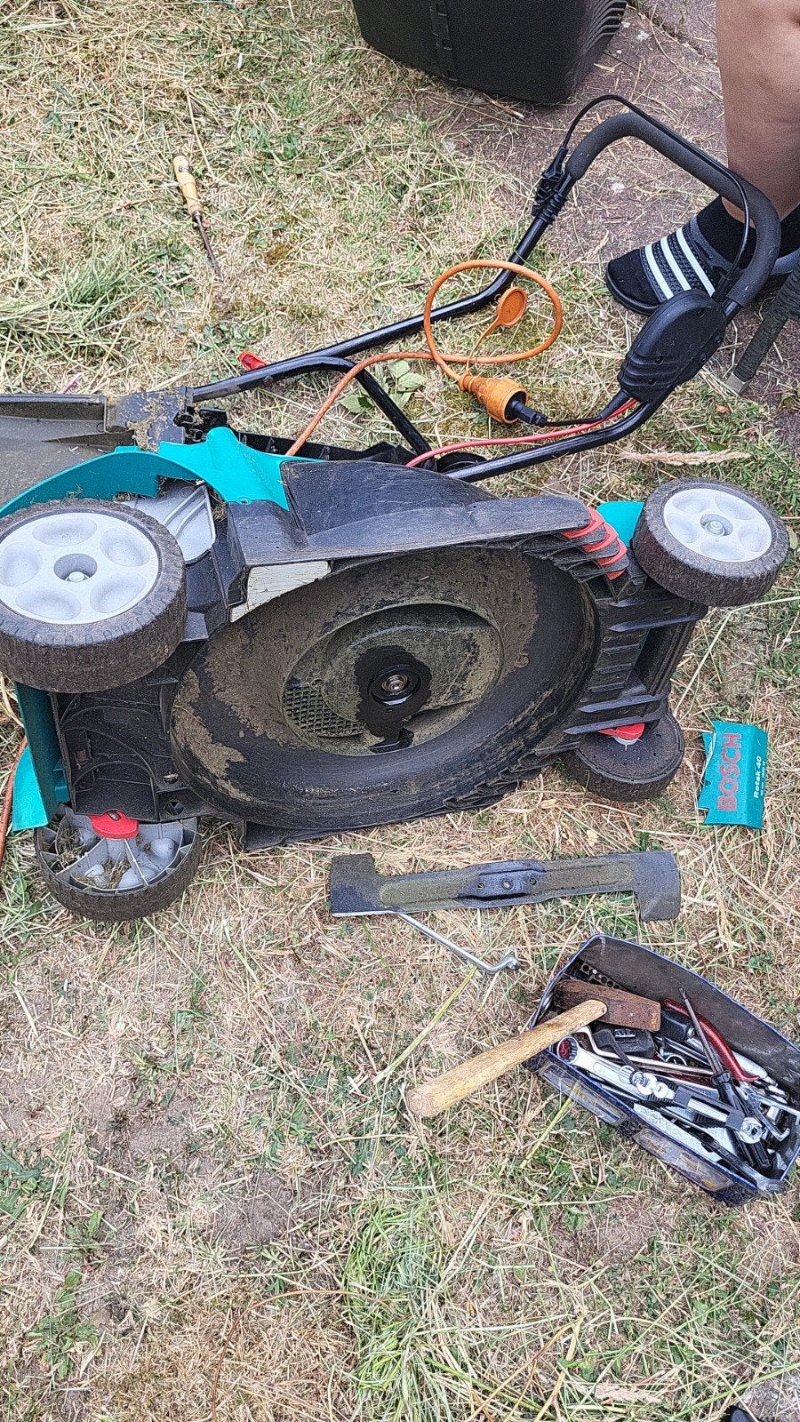 Bosch Rotak 40 elektrische grasmaaier - defect, Cirkelmaaier, Gebruikt, Elektrische grasmaaier, Ophalen of Verzenden