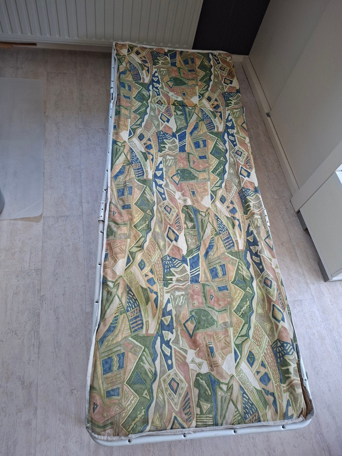Logeerbed opklapbed strechbed tot 45 kg Retro, Ophalen, Gebruikt, Overige typen