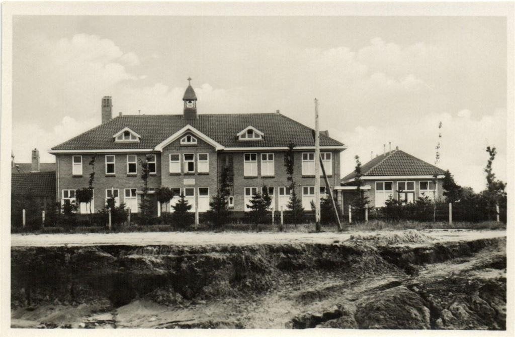 Zusterhuis te Amsterdamscheveld. - ongelopen, Ophalen of Verzenden, 1940 tot 1960, Ongelopen, Drenthe