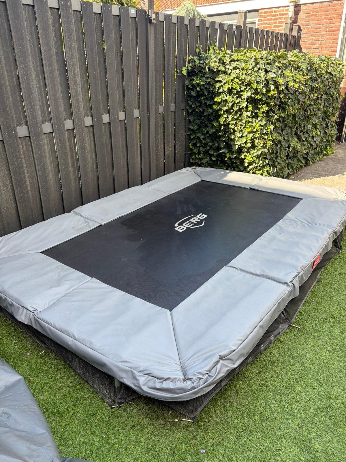Berg trampoline met afdekhoes, Kinderen en Baby's, Speelgoed | Buiten | Trampolines, Ophalen of Verzenden, Gebruikt