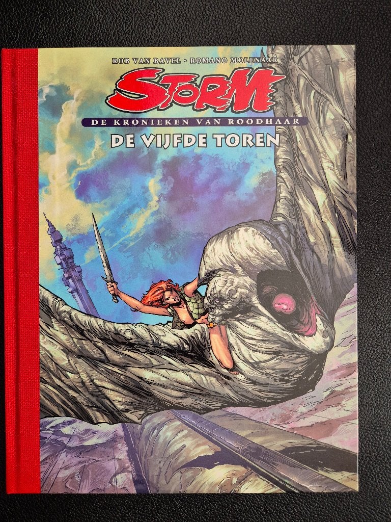 Storm Roodhaar 02 De vijfde toren – luxe collectors editie, Boeken, Verzenden, Romano Molenaar, Eén stripboek, Zo goed als nieuw