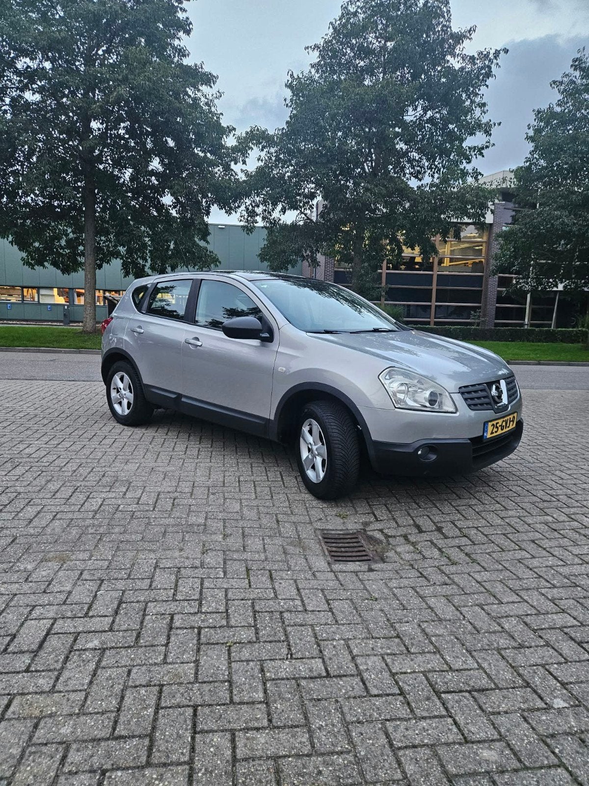 Nissan Qashqai 1.6 benzine 2008, Auto's, Voorwielaandrijving, 1272 kg, 15 km/l, 4 cilinders