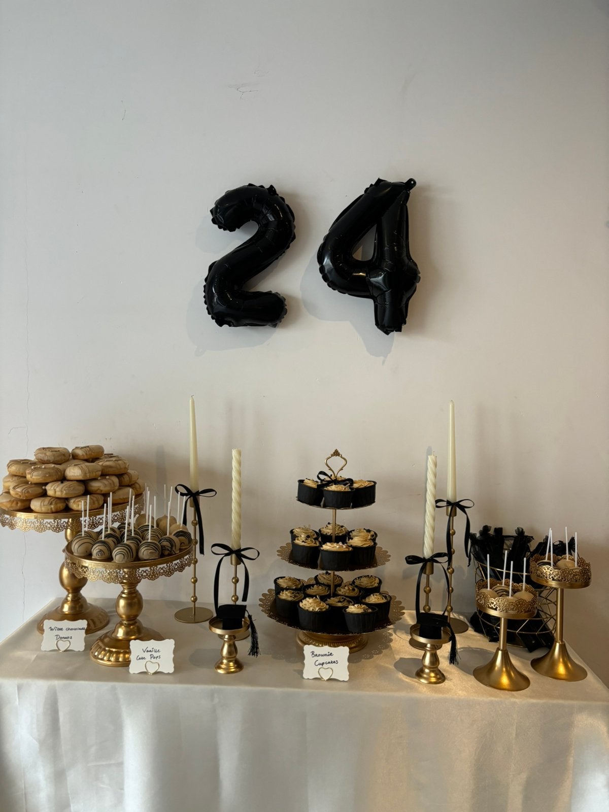 Te Huur! Gouden sweet table set 12-delig - Sweettable goud, Hobby en Vrije tijd, Feestartikelen | Verhuur, Ophalen, Zo goed als nieuw