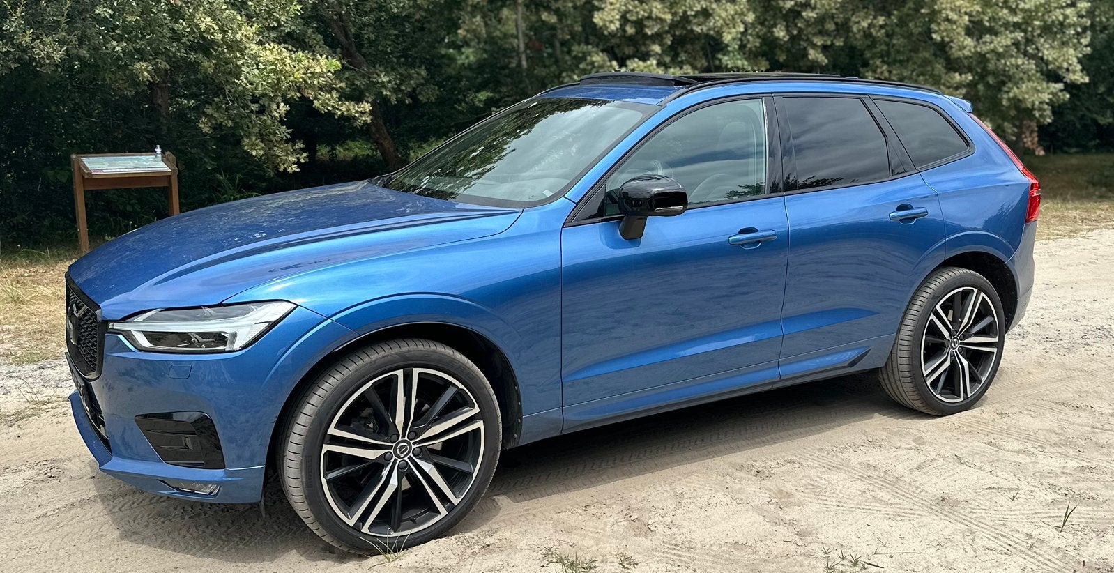 Volvo XC60 B5 AWD R-Design | HK | Panoramadak | VOL, Automaat, 1969 cc, Blauw, 14 km/l