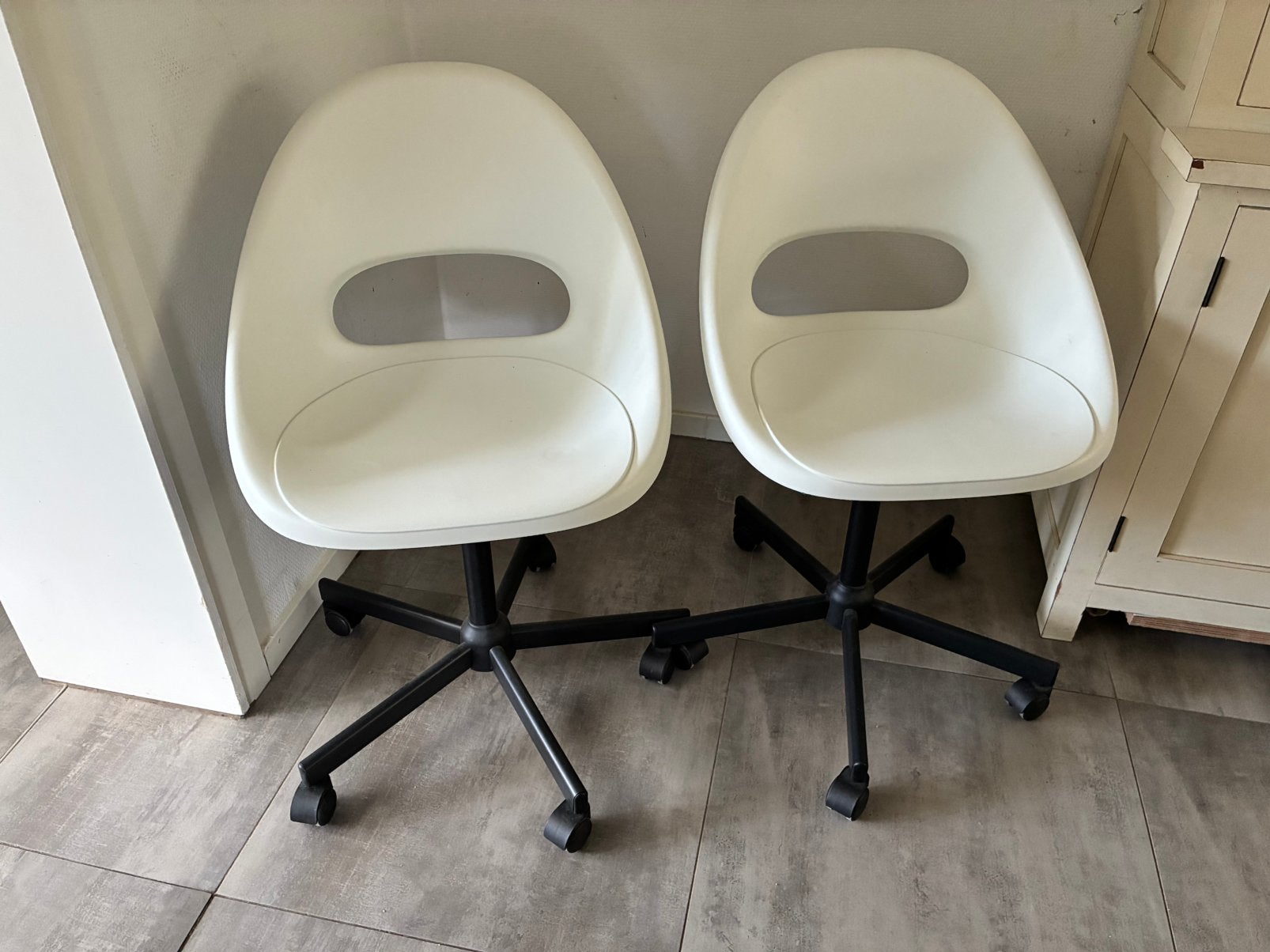 2 Ikea Loberget Malskar bureaustoelen - z.g.a.n., Huis en Inrichting, Bureaustoelen, Ophalen, Zo goed als nieuw, Wit, Bureaustoel