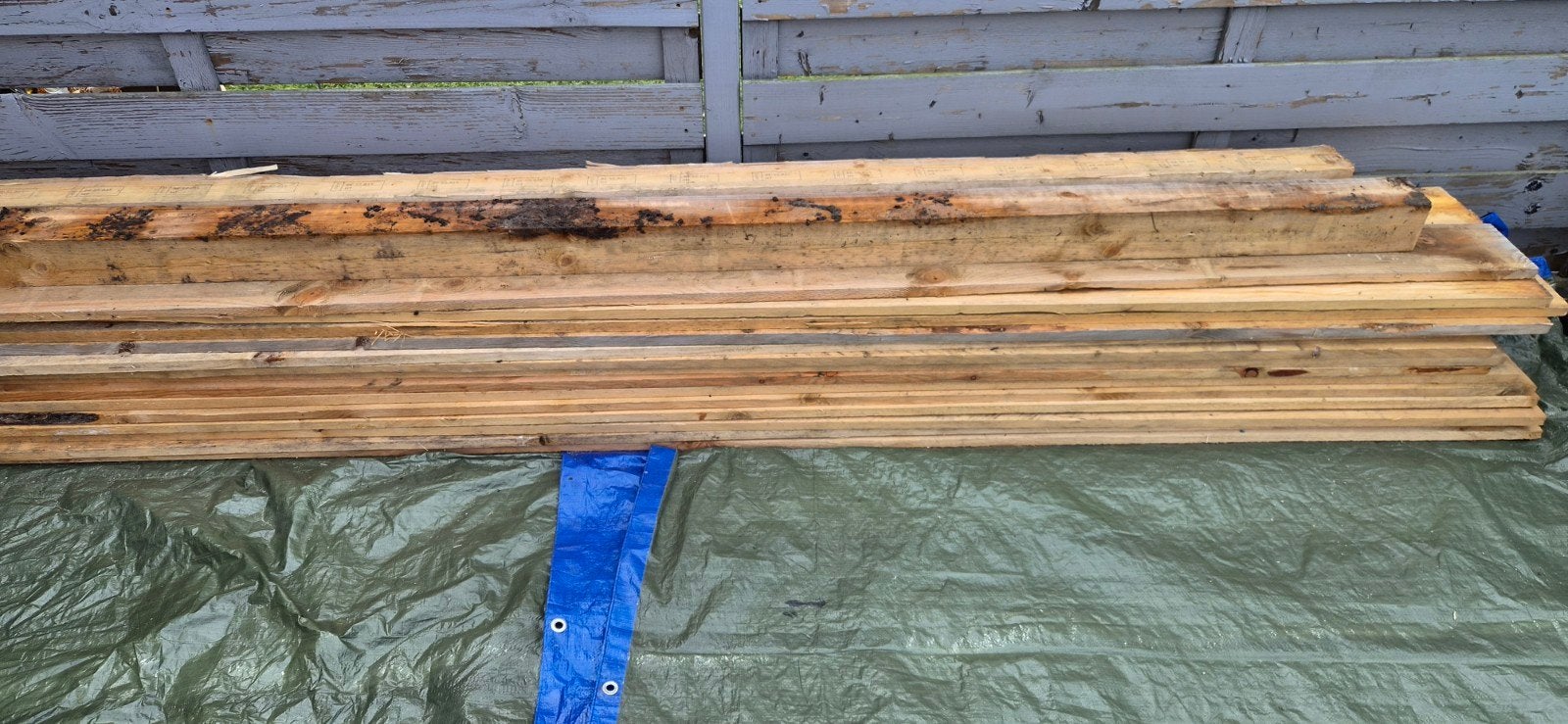 28 planken (300x14,5x20) en 2 balken (240x9,5) - Alles1koop, Doe-het-zelf en Verbouw, Hout en Planken, Ophalen, Gebruikt, Minder dan 25 mm