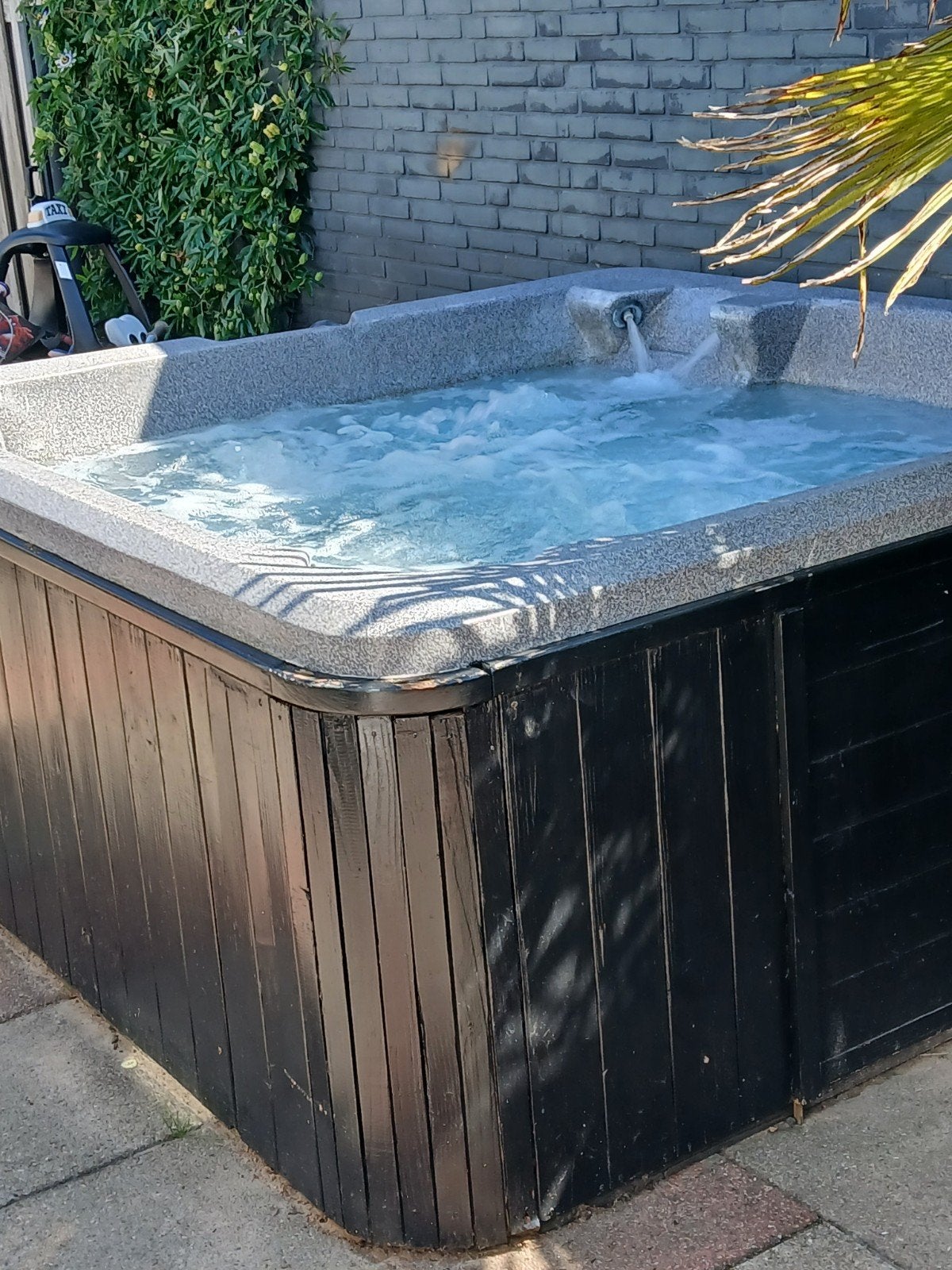 goedwerkende 6 pers. balboa jacussie, Ophalen, Gebruikt