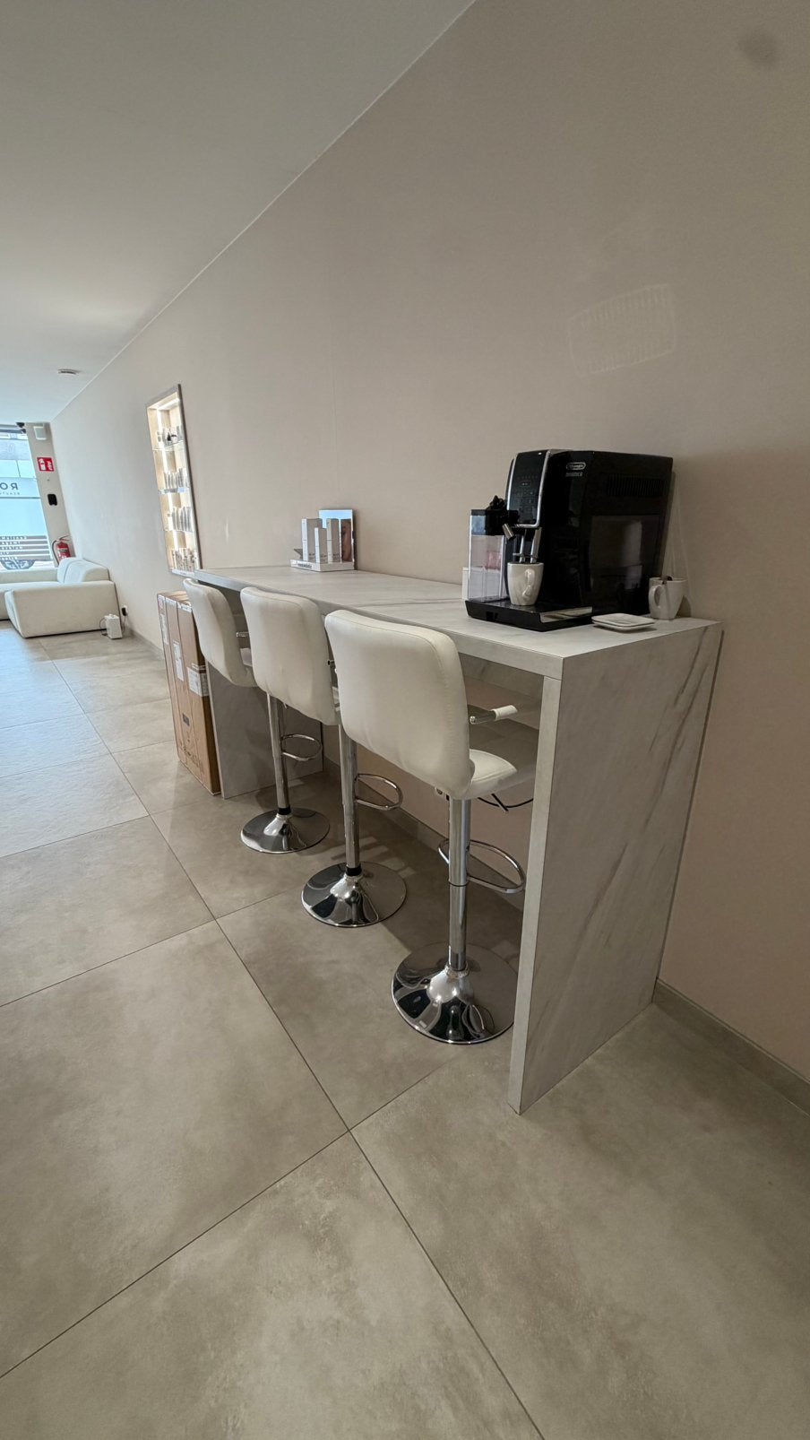 Bar tafel met 3 bar krukken, Ophalen, Gebruikt