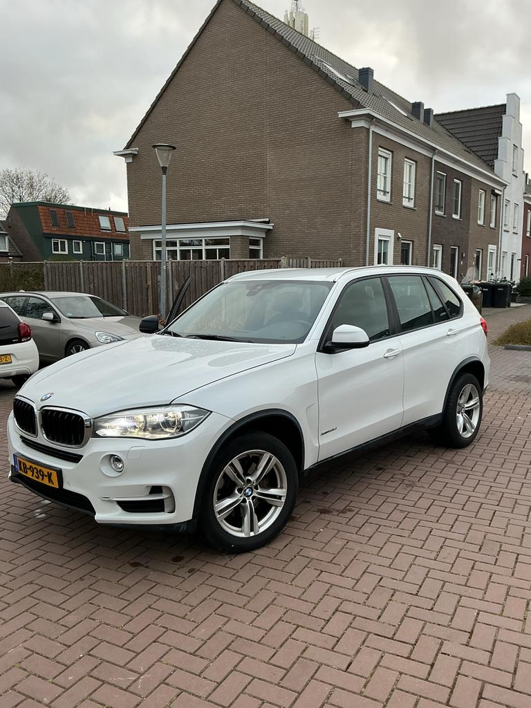 BMW X5 Xdrive35i 306pk Aut 2016 Wit, Auto's, BMW, Particulier, X5, Benzine, E, SUV of Terreinwagen, Automaat, Origineel Nederlands