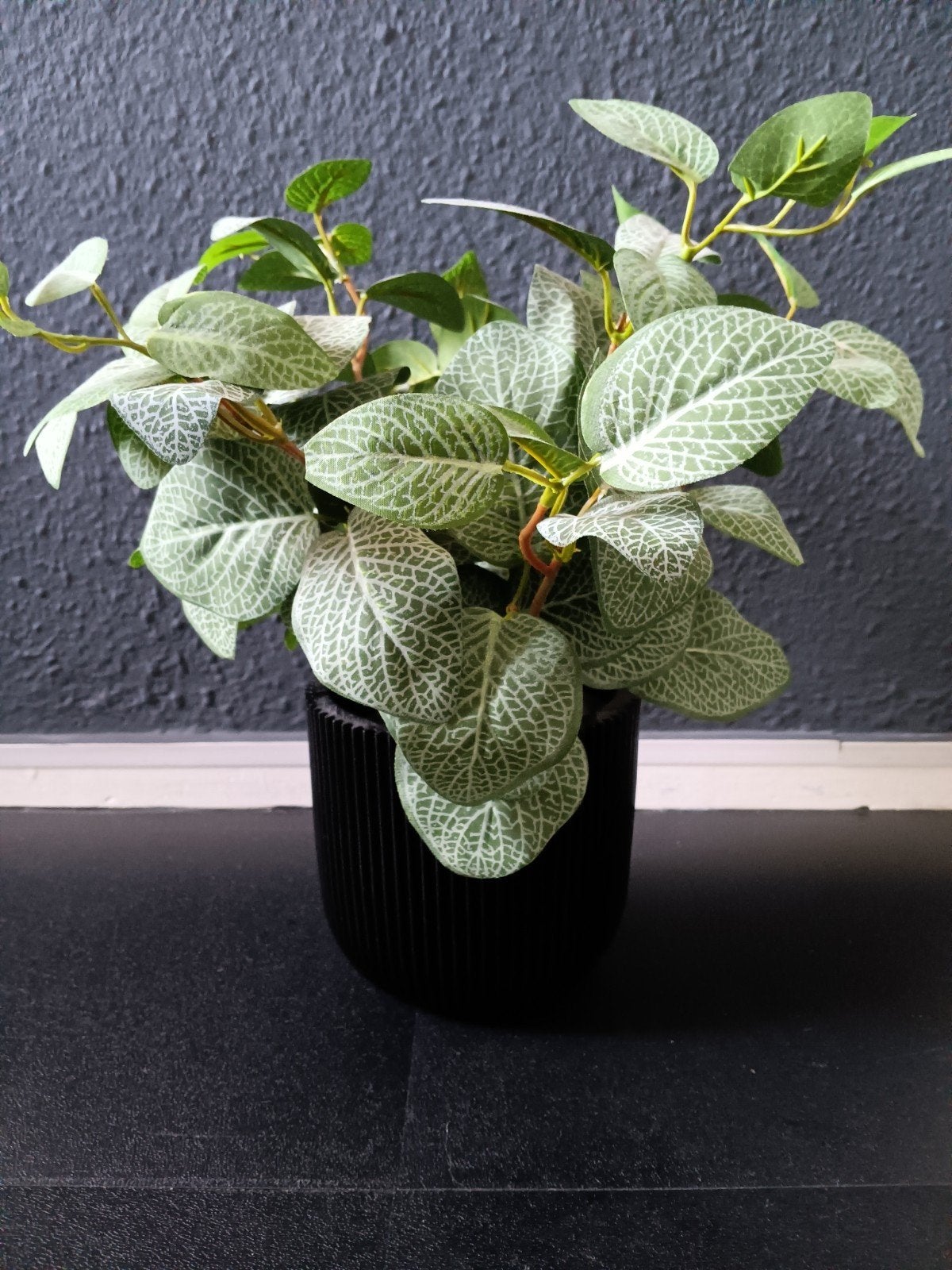 Kunststofplant met zwarte pot, Ophalen of Verzenden