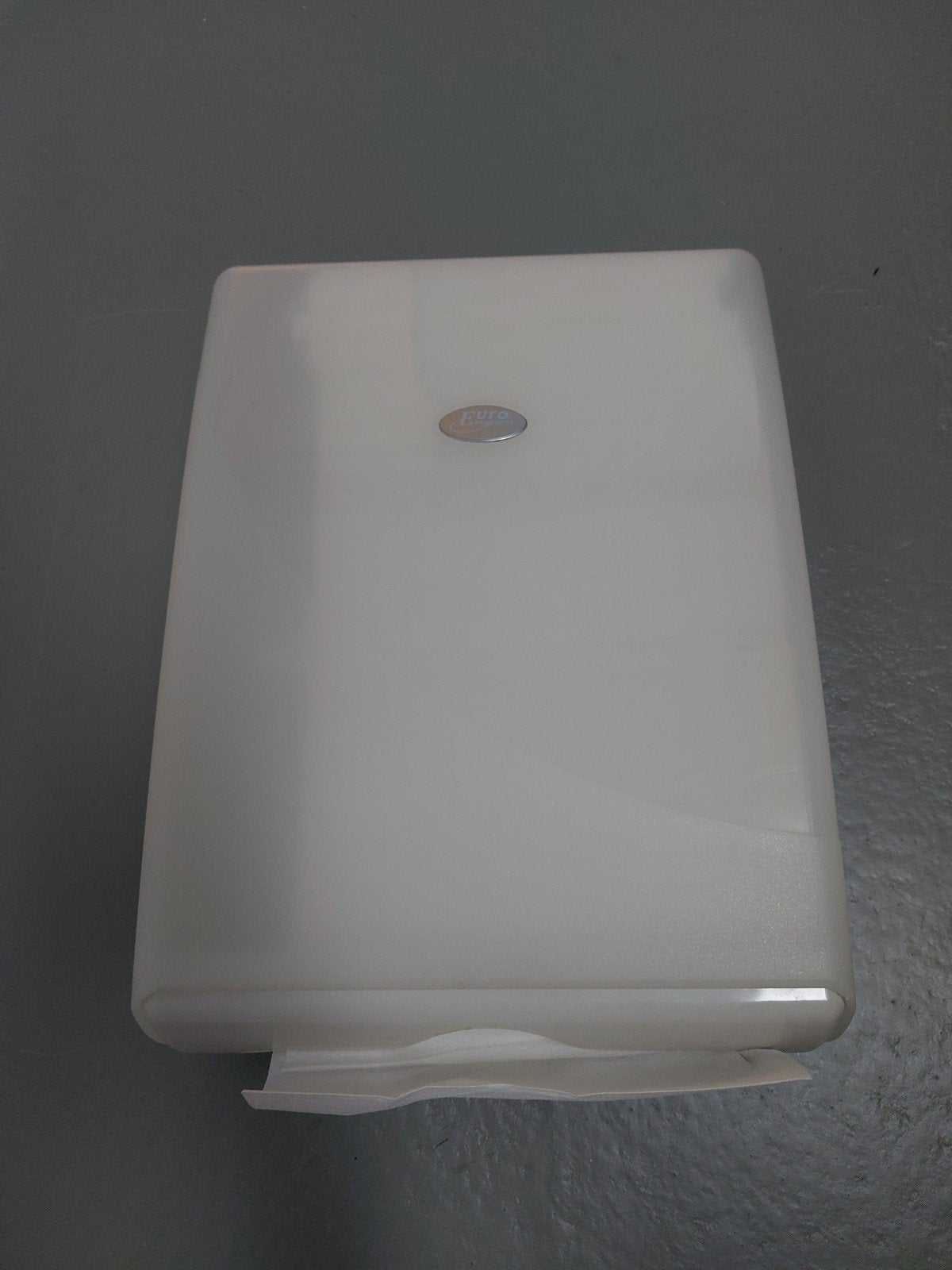 Handdoekdispenser met handdoekjes, Ophalen
