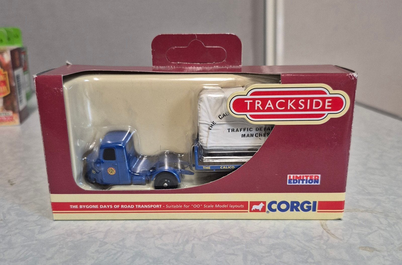 corgi trackside  dg148018, Ophalen of Verzenden, Nieuw, Bus of Vrachtwagen