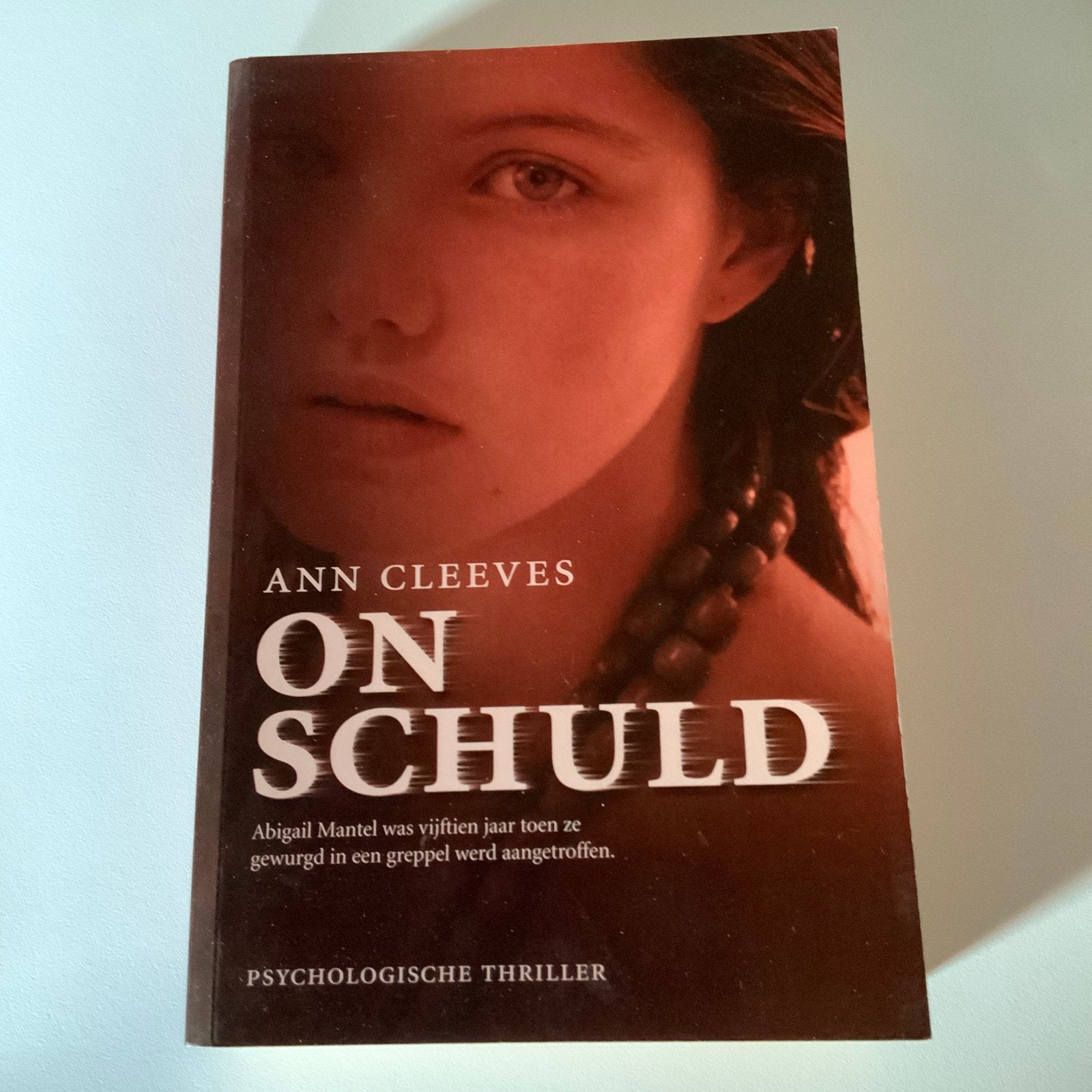 Boek. Onschuld van Ann Cleeves. Psychologische thriller., Boeken, Ophalen of Verzenden, Zo goed als nieuw