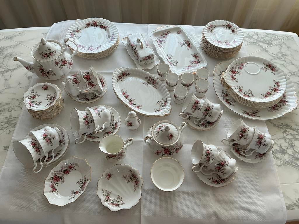 Royal Albert Lavender Rose Servies - Complete Set, Antiek en Kunst, Antiek | Servies compleet, Ophalen of Verzenden